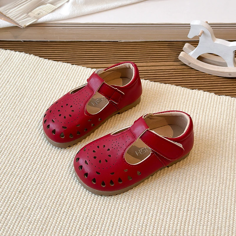 Zapatos antideslizantes de niña con suela suave y calado