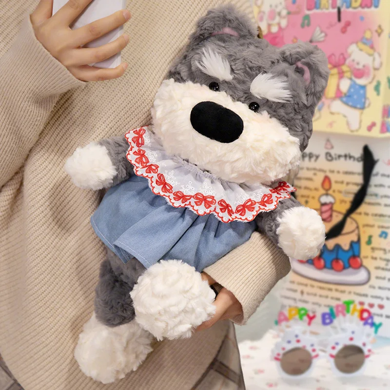 Peluche con accesorios de ropa