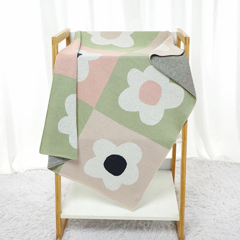 Manta suave de algodón para bebé – Estampado floral - imagen 4