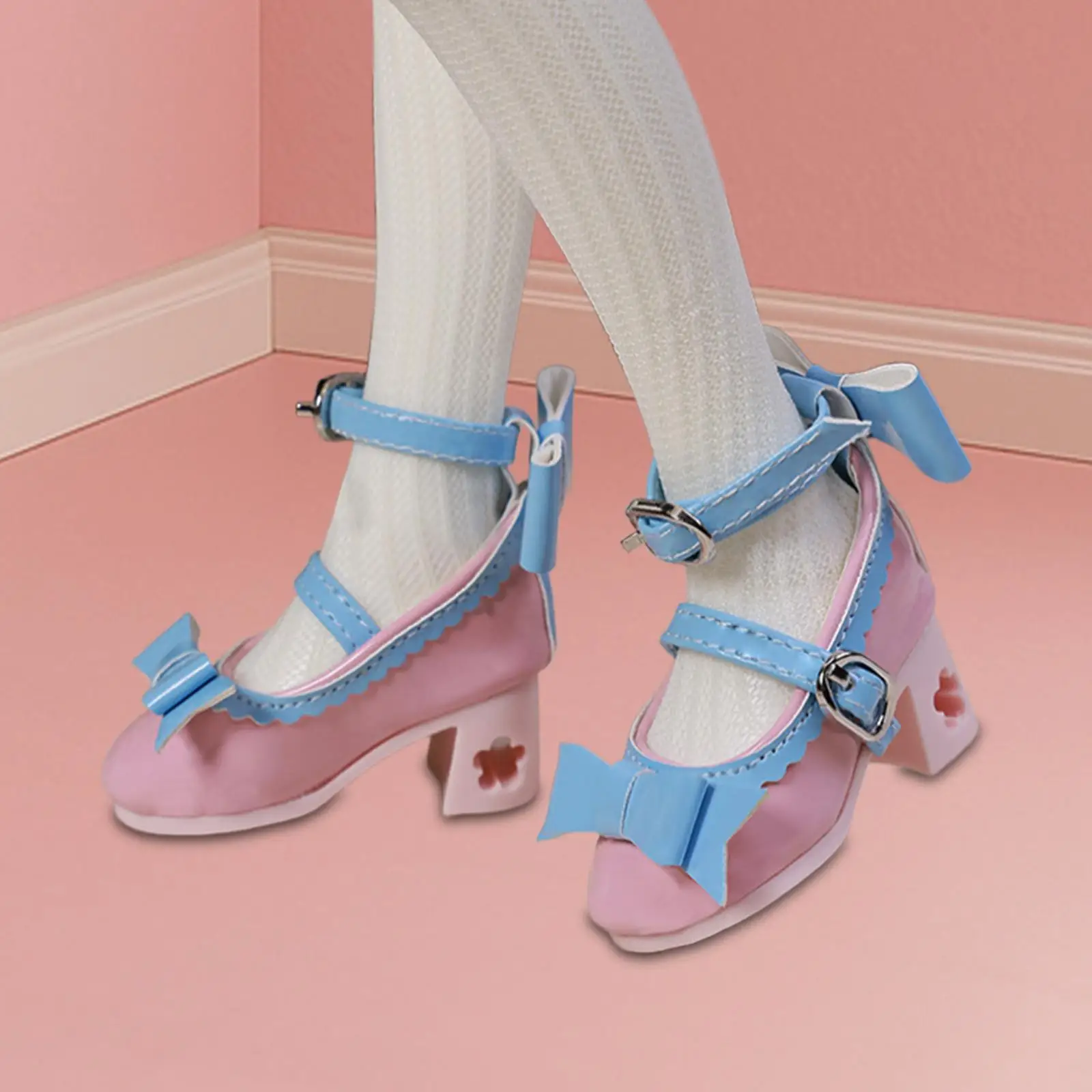 Zapatos de baile en contexto de muñeca