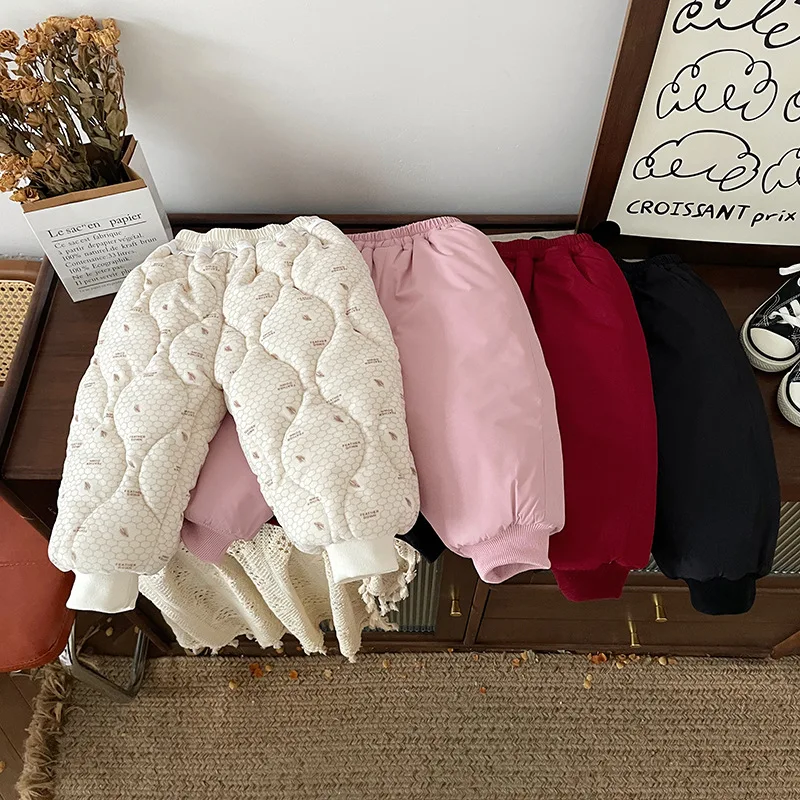 Pantalón térmico con pierna amplia, ideal para moverse