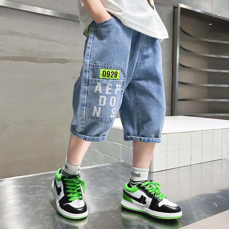 Pantalones vaqueros niño con estampado de letras