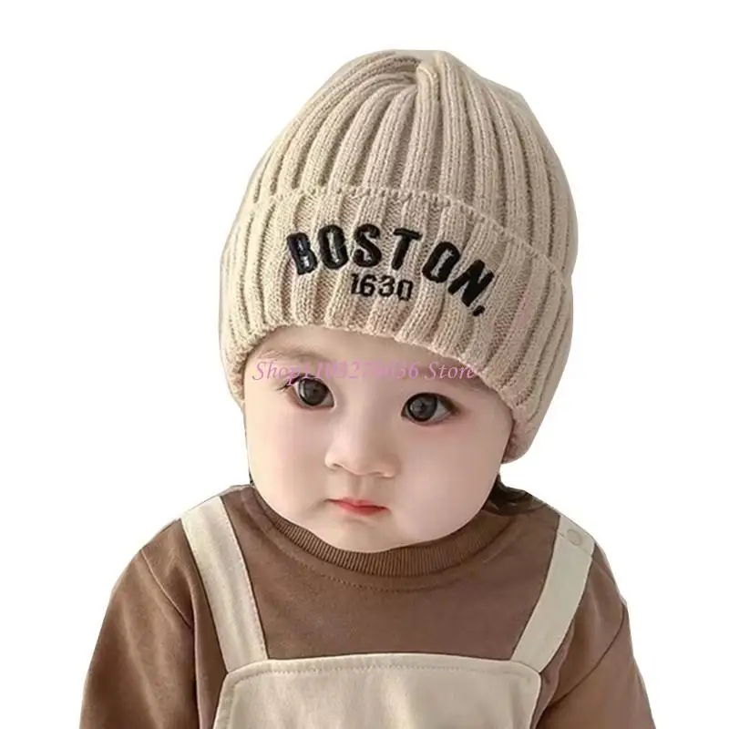 Gorro bebé tejido con letras bordadas y capucha cálida - imagen 4