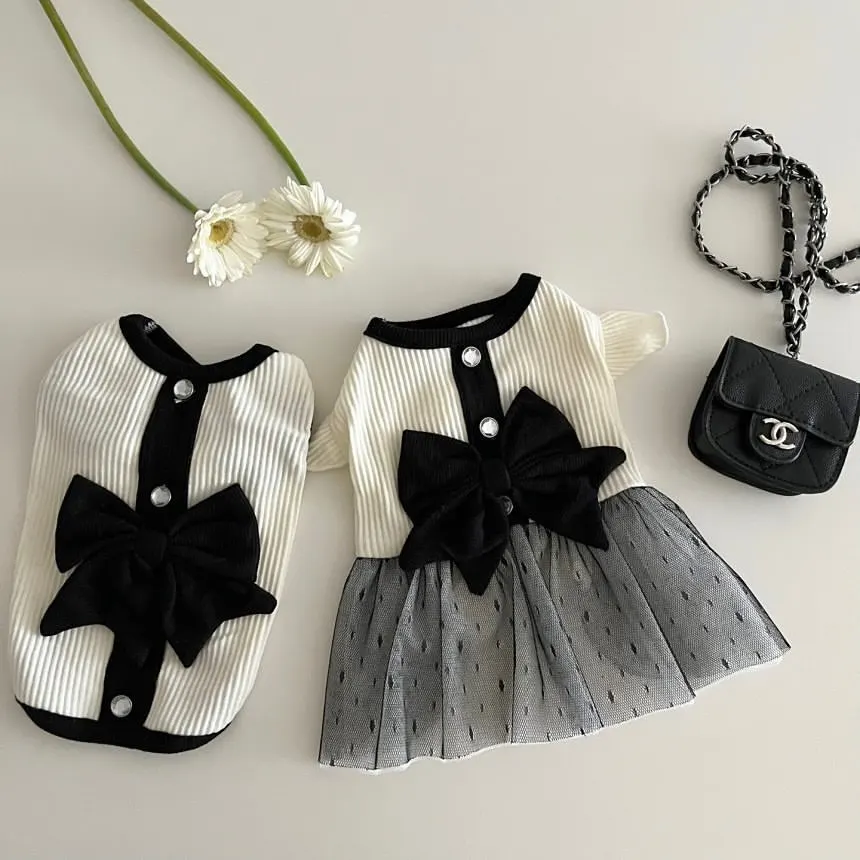Vestido con lazo para mascotas - vista frontal