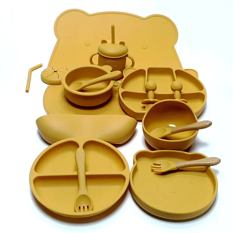 Vajilla de silicona para bebé con taza de succión adicional