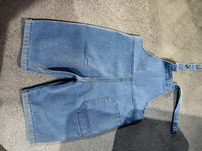 Conjunto de otoño con mono vaquero