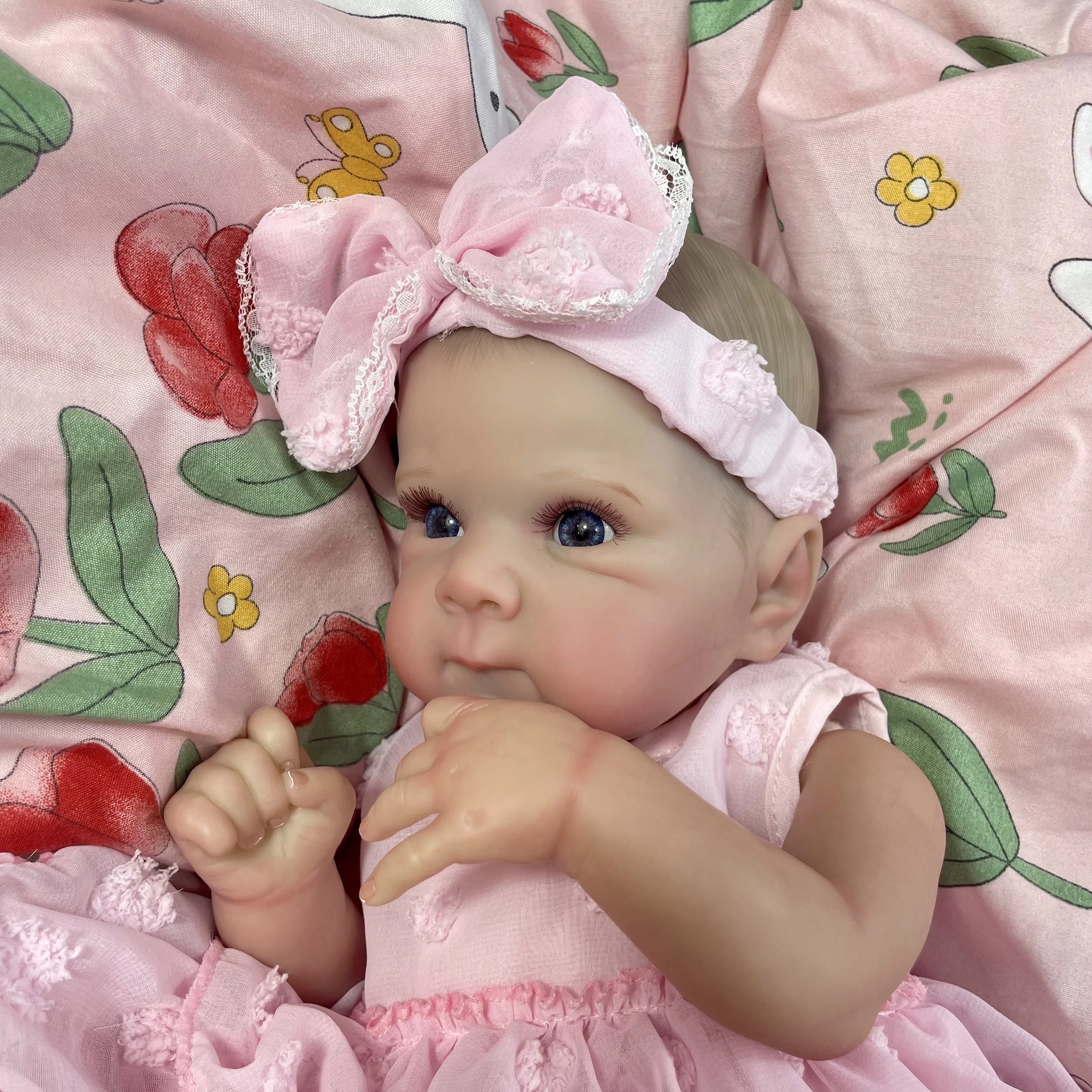 Muñeca Bettie con su mantita y chupete