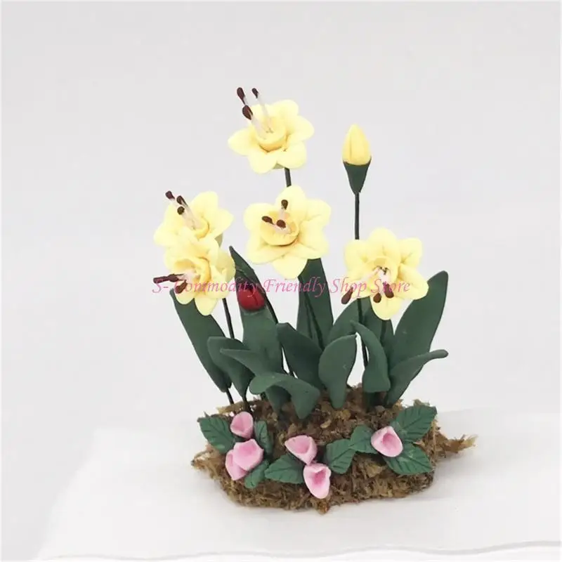 Casa de muñecas con planta de flor amarilla – Accesorios decorativos