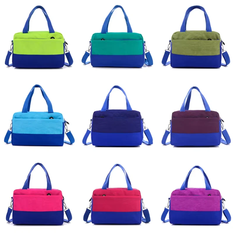 Detalle de las franjas de colores del bolso