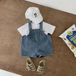 Conjunto bebé pantalones cortos de vaquero y camiseta blanca