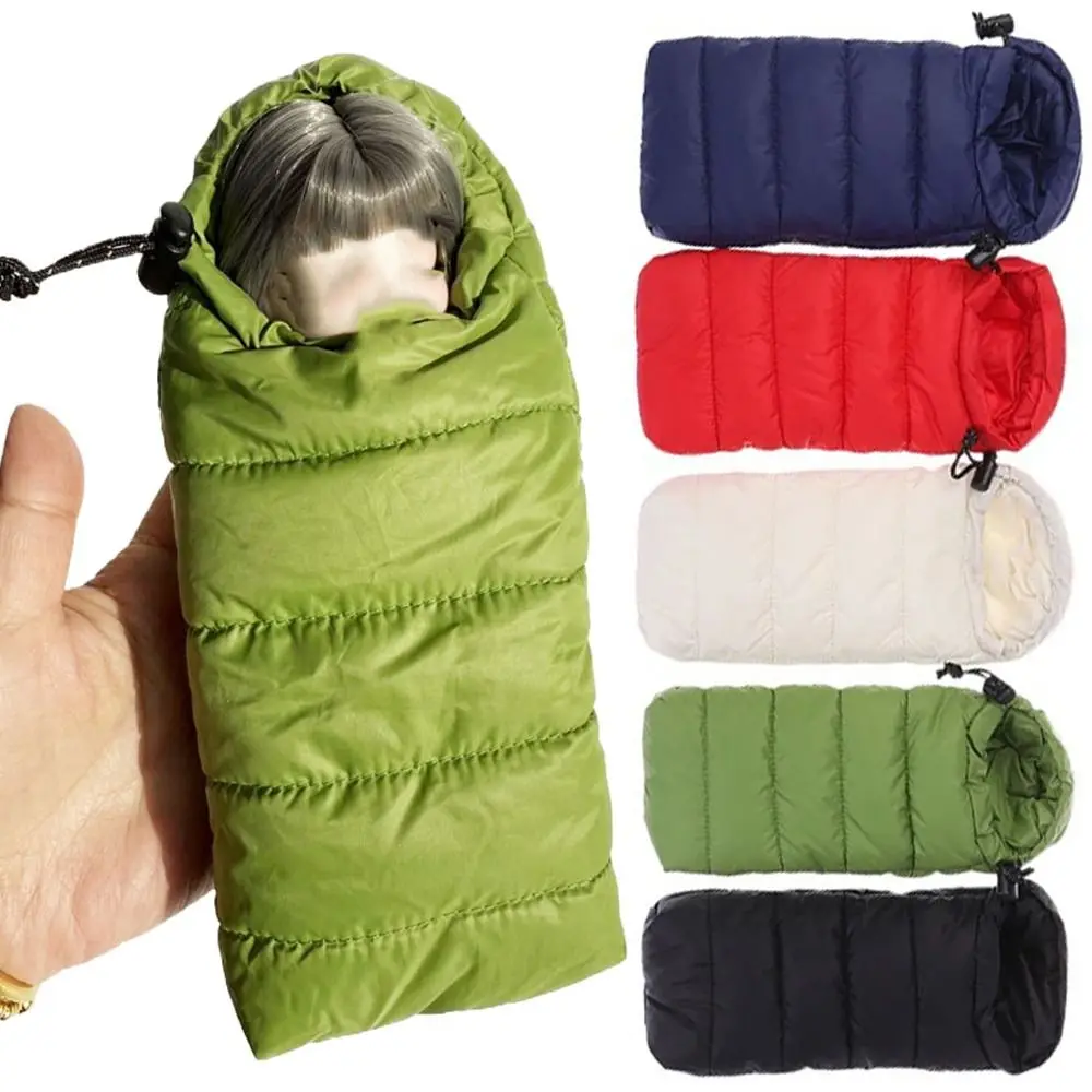 Saco de dormir extendido mostrando el patrón de tela