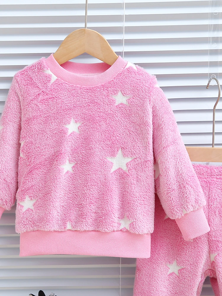 Pijama de felpa con estrellas para niña - imagen 5