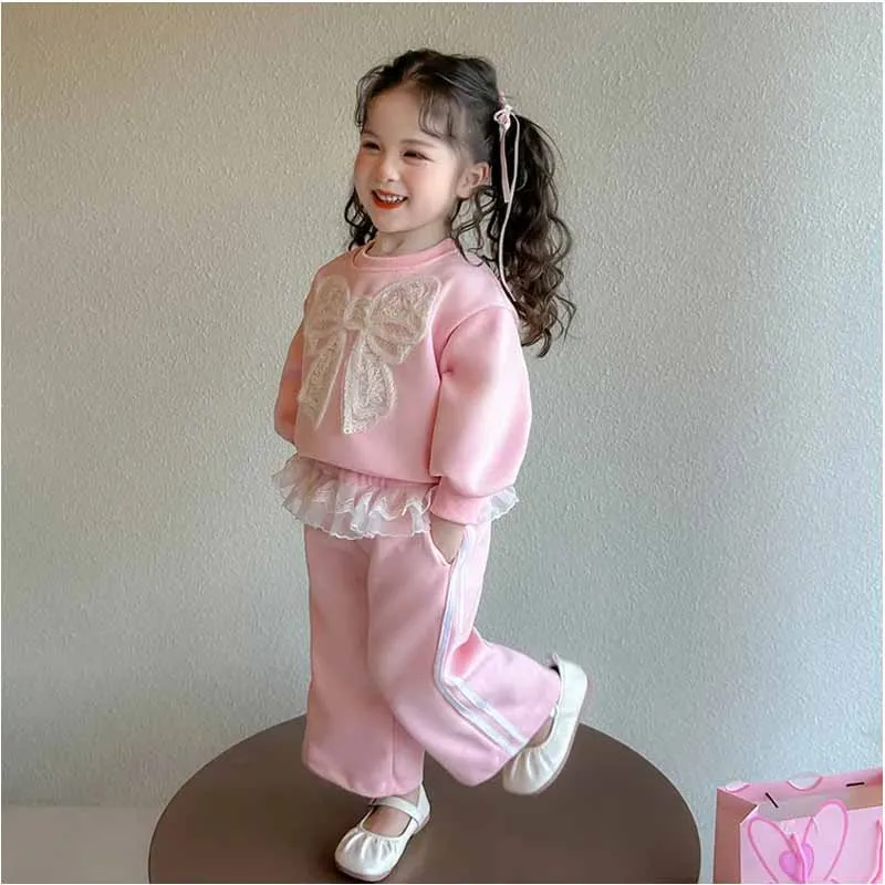 Conjunto de otoño con pajarita para niño, sudadera y pantalón - imagen 2
