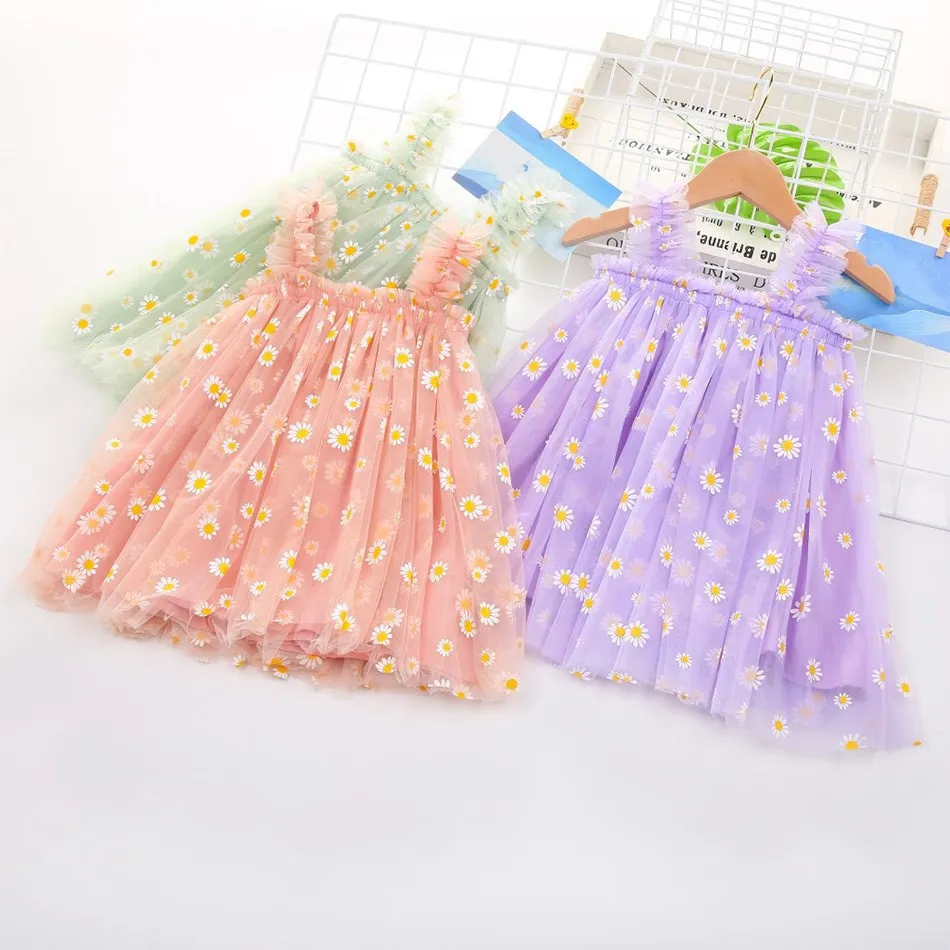 Vestido de bebé veraniego con tirantes y falda de flores - imagen 2
