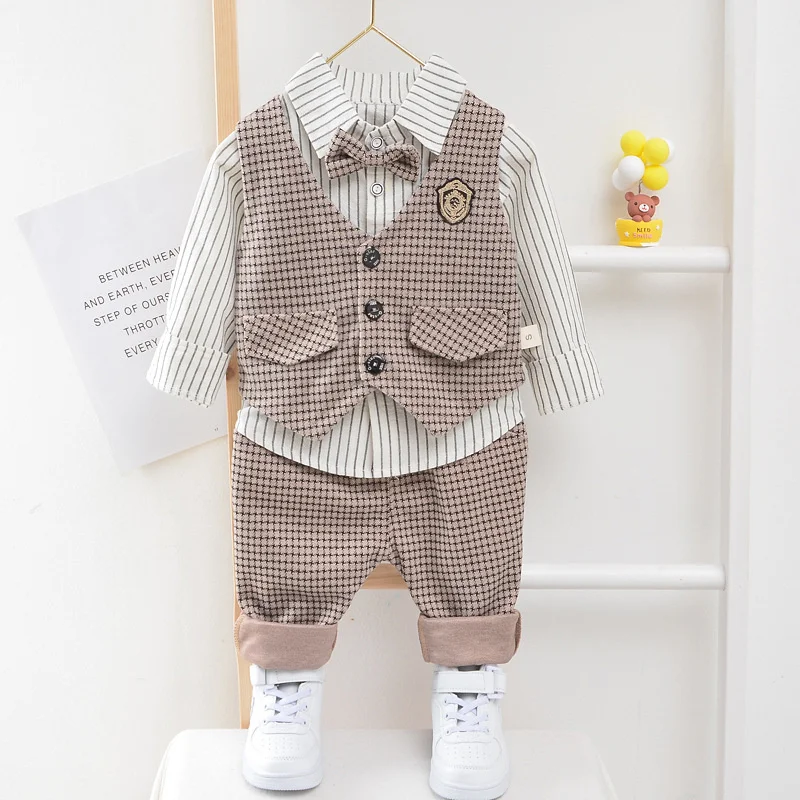 Conjunto chaleco, camisa y pantalón para niño – Temporada primavera - imagen 2