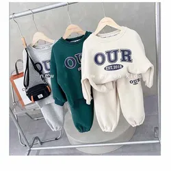 Conjunto deportivo niño de suéter cuello redondo cálido de otoño
