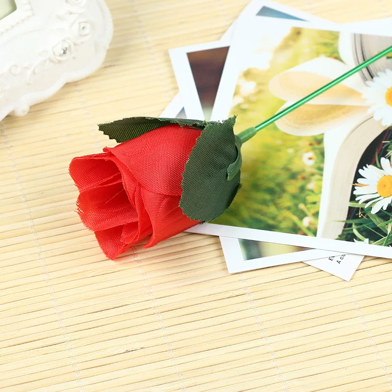 Truco de magia antorcha con llama que cambia a rosa para San Valentín - imagen 5