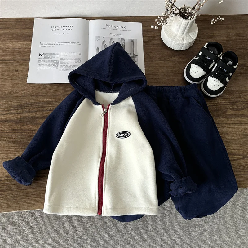 Conjunto infantil de lana con capucha y cremallera - imagen 2