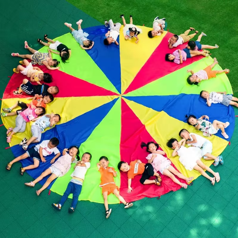 Paracaídas arcoíris infantil para juegos en equipo al aire libre - imagen 2
