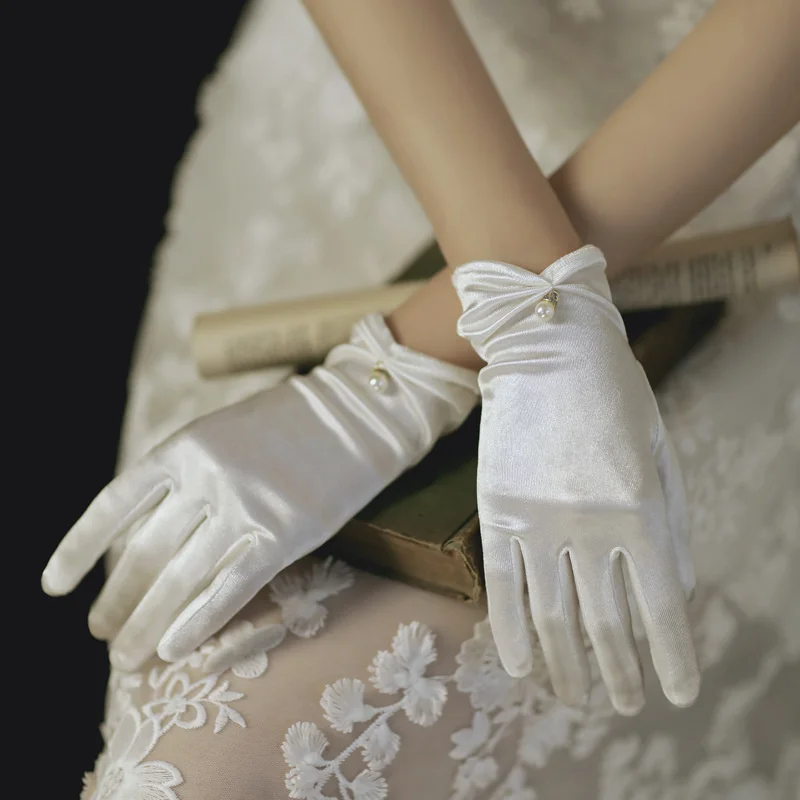Guante de boda infantil Lolita en tul negro y blanco - imagen 4