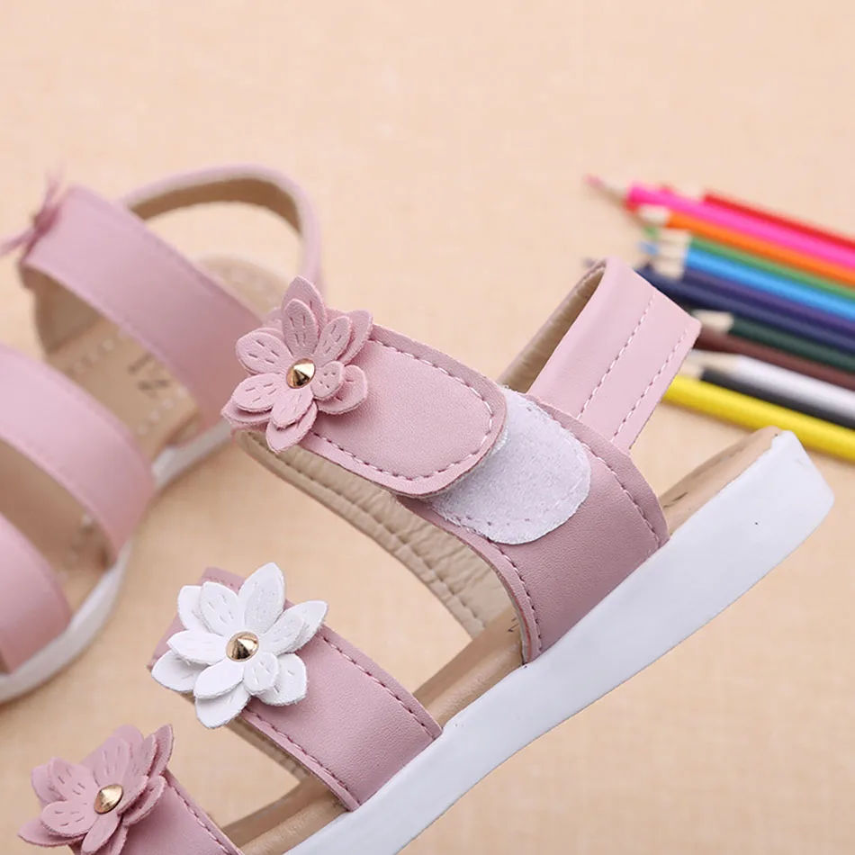 Sandalias de verano para niños y niñas con tres flores decorativas - imagen 2