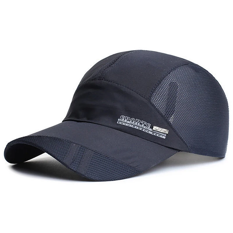 Gorra colgando para secar al aire