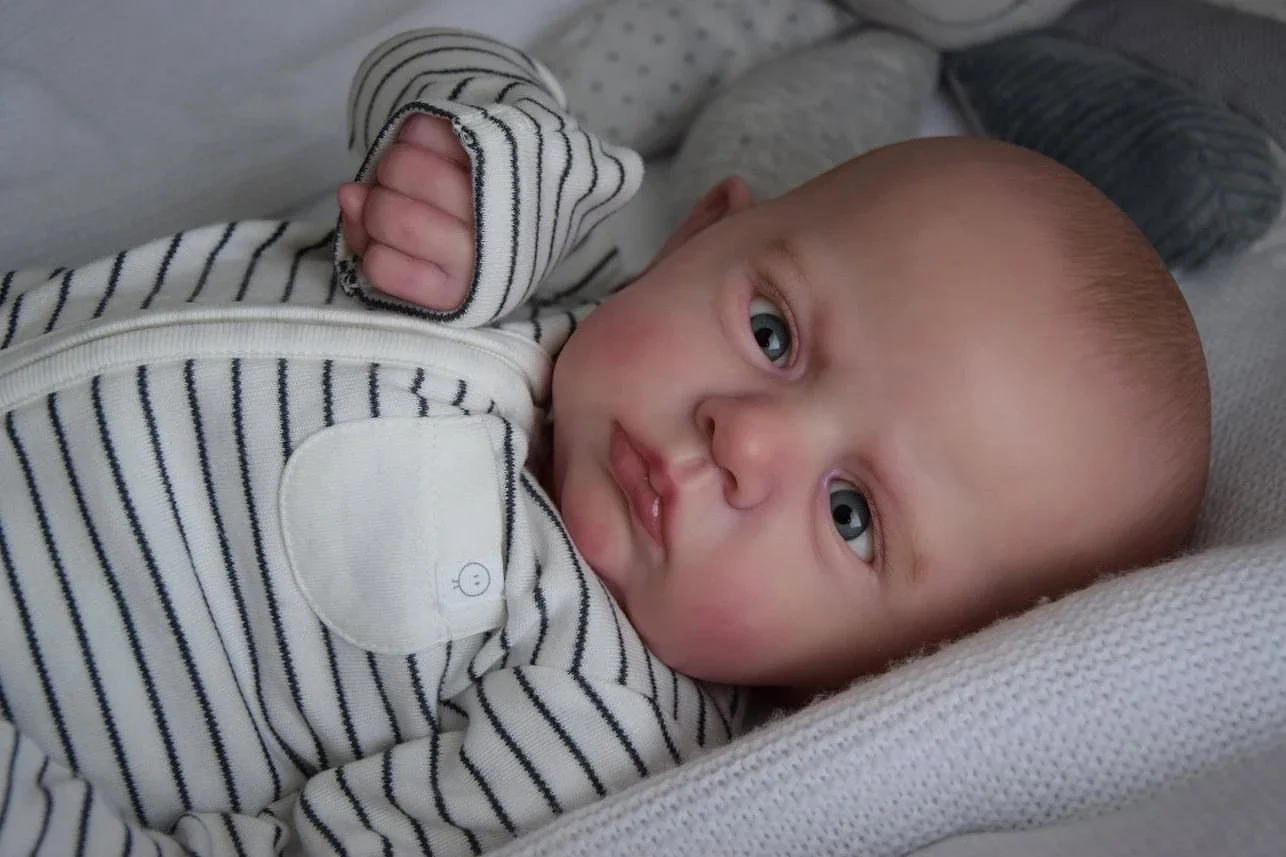 Conjunto de ropa incluido con la muñeca Reborn Cameron