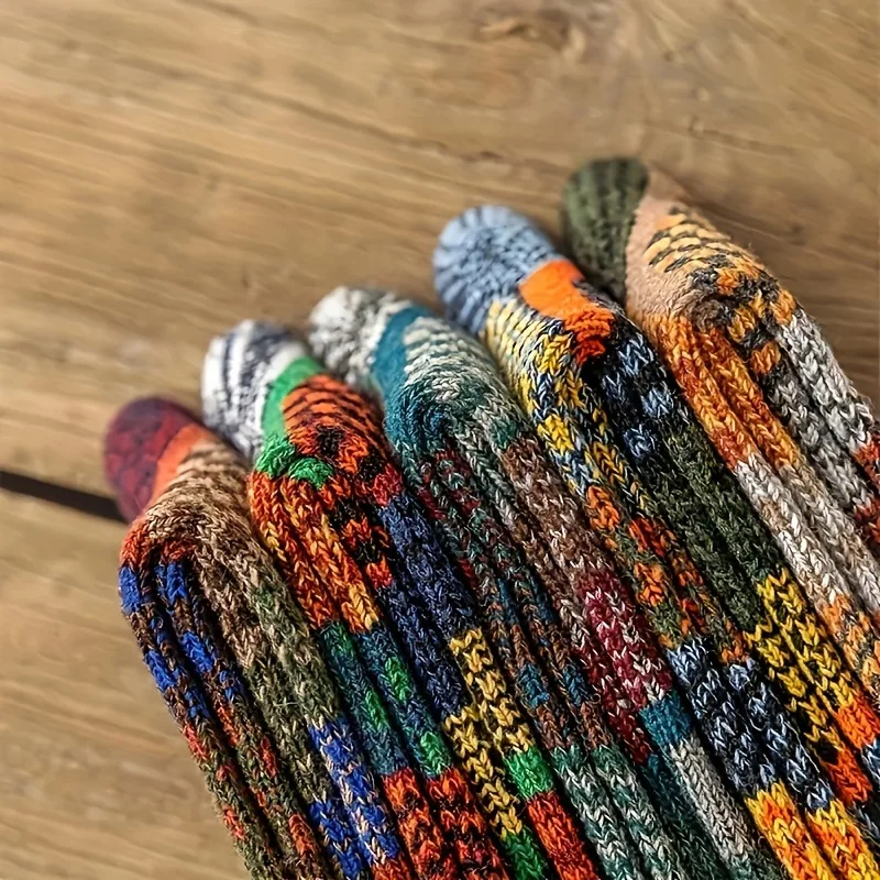 Calcetines combinados con calzado urbano