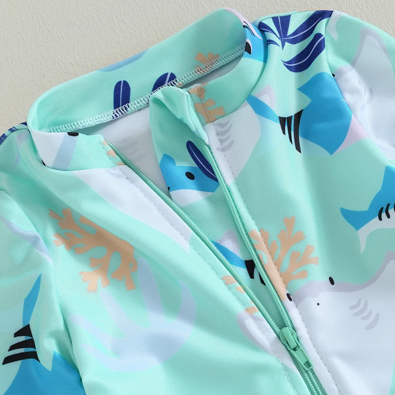 Traje de baño infantil con estampado marino listo para vacaciones