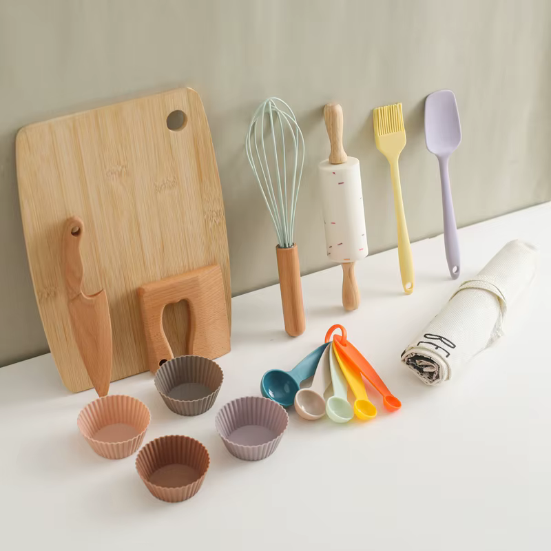 Juego de cocina Montessori infantil con delantal
