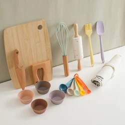 Juego de cocina Montessori infantil con delantal