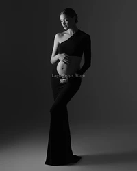 Vestido de maternidad elegante con hombros descubiertos y calado