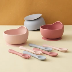 Vajilla de silicona para bebé con platos de ventosa y cubiertos