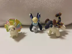 Qualia figura de colección de monstruos con erizo y abeja