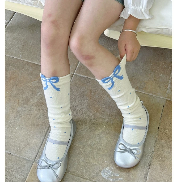 Calcetines holgados de algodón con detalle de lazo en tonos pastel