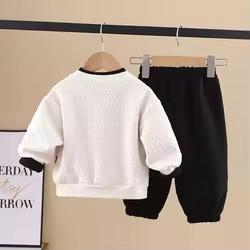 Conjunto de otoño para bebé con chaqueta, camiseta y pantalón