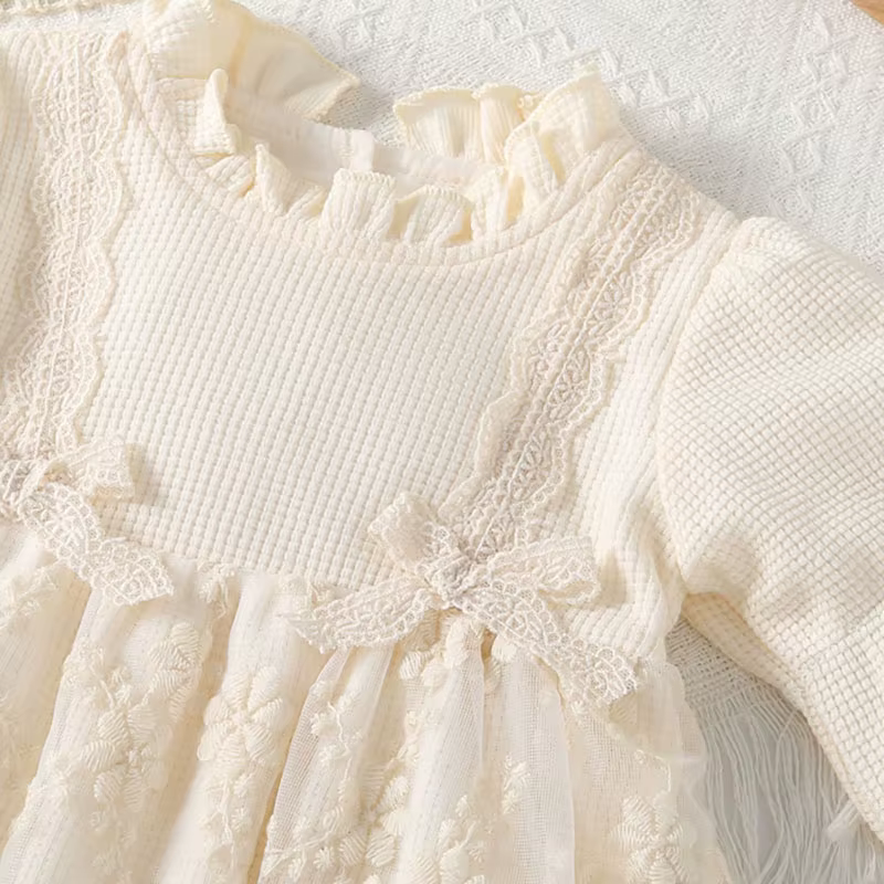 Milangel body bebé con encaje floral y lazo de gofre fino elegante
