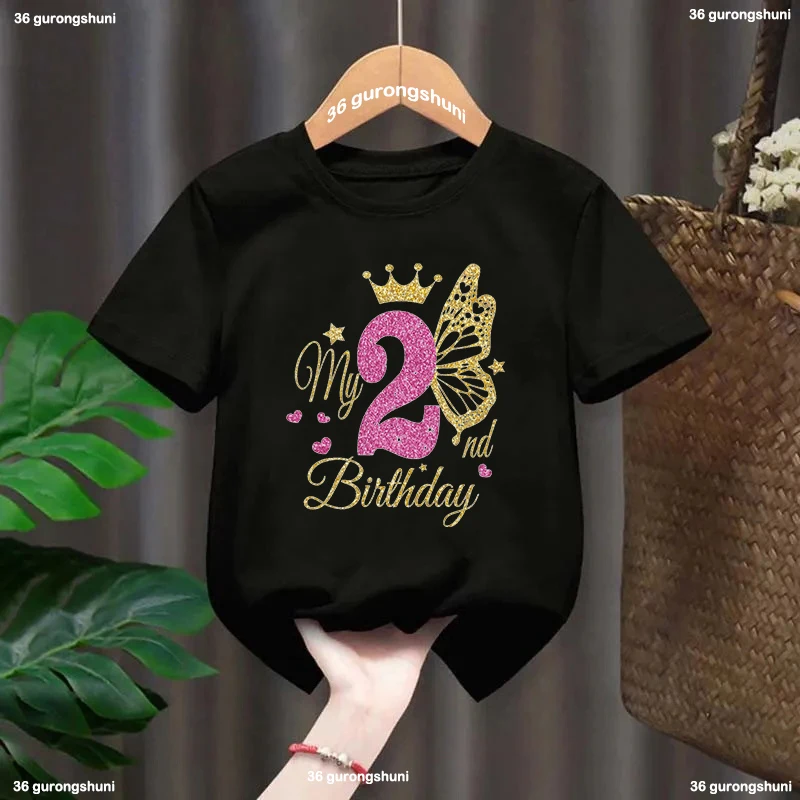 Camiseta de mariposas doradas para niña, negra, manga corta