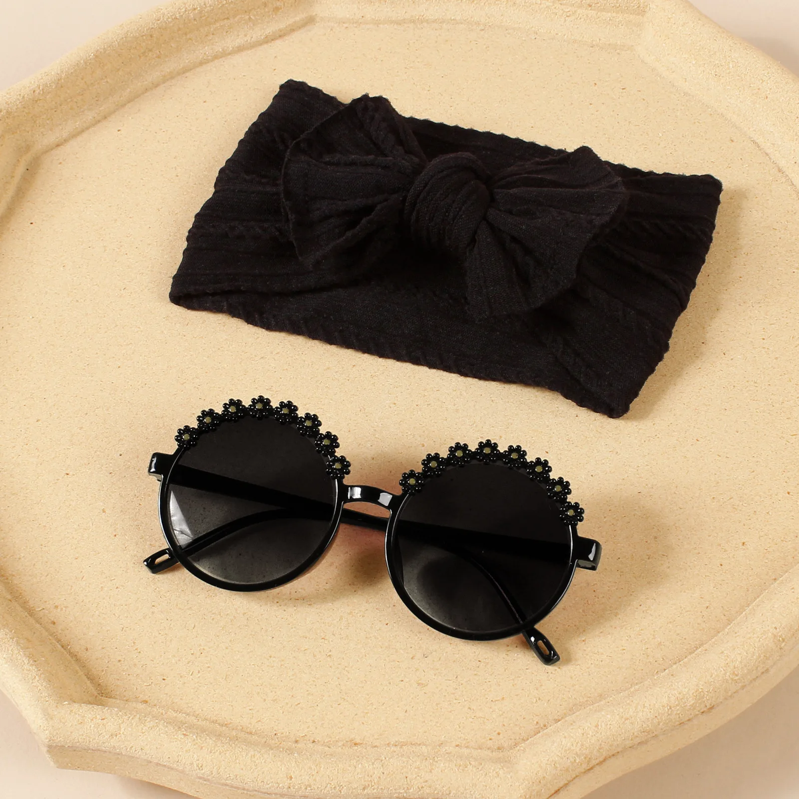 Conjunto de accesorios para bebé niña – Diademas, gafas de sol y calcetines florecitas - imagen 4