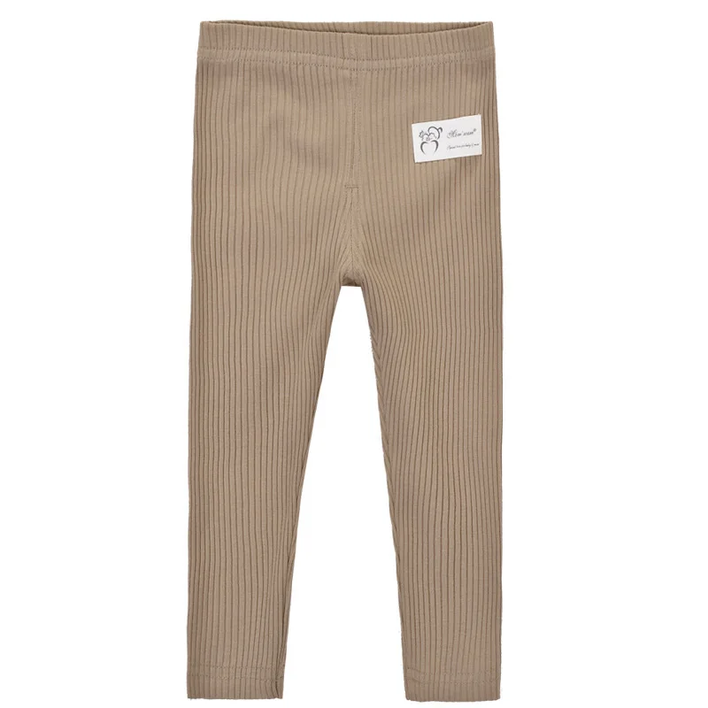 Vista lateral de los leggings de licra