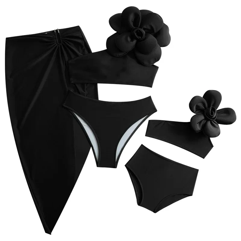 Trajes de baño a juego madre e hija con flores veraniegas