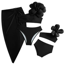 Trajes de baño a juego madre e hija con flores veraniegas