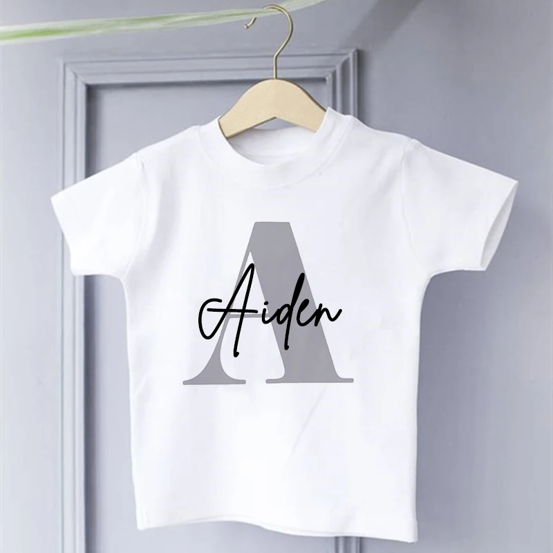 Camiseta personalizada con inicial para niño – Algodón de verano - imagen 5