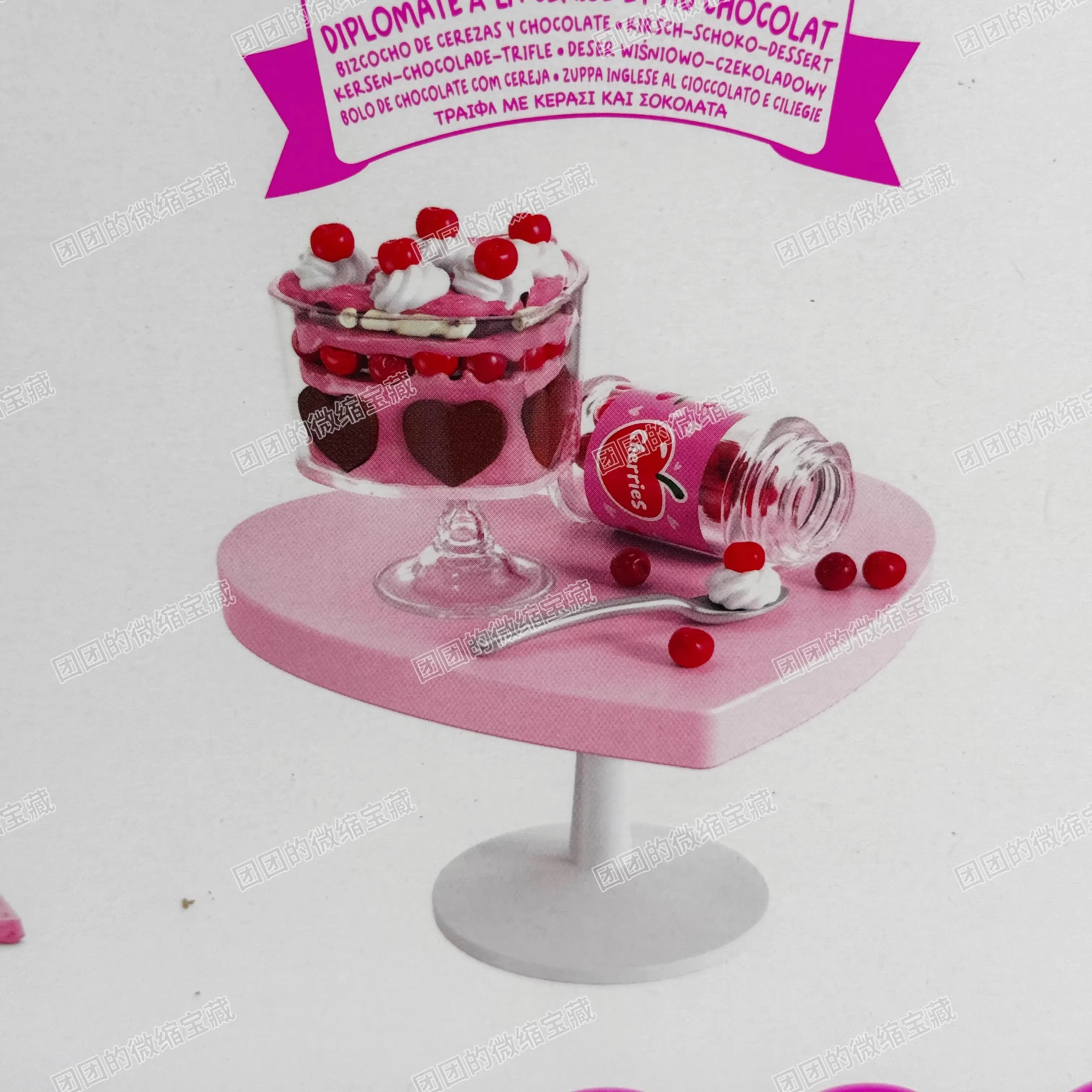 Variedad de miniaturas de postres incluidas