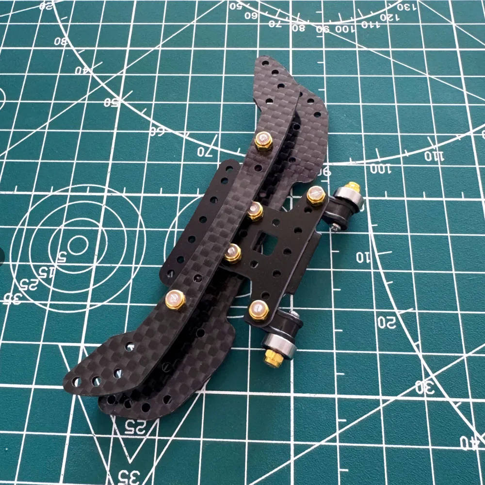 Coche de carreras Mini 4WD con doble trasero de carbono y rodamientos - imagen 3