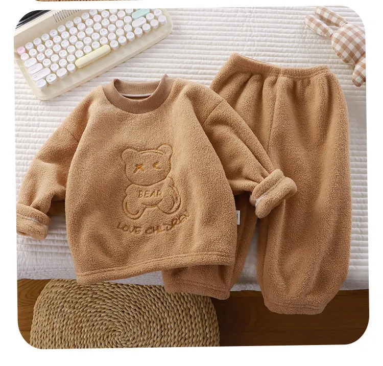 Conjunto de franela infantil con sudadera y pantalón