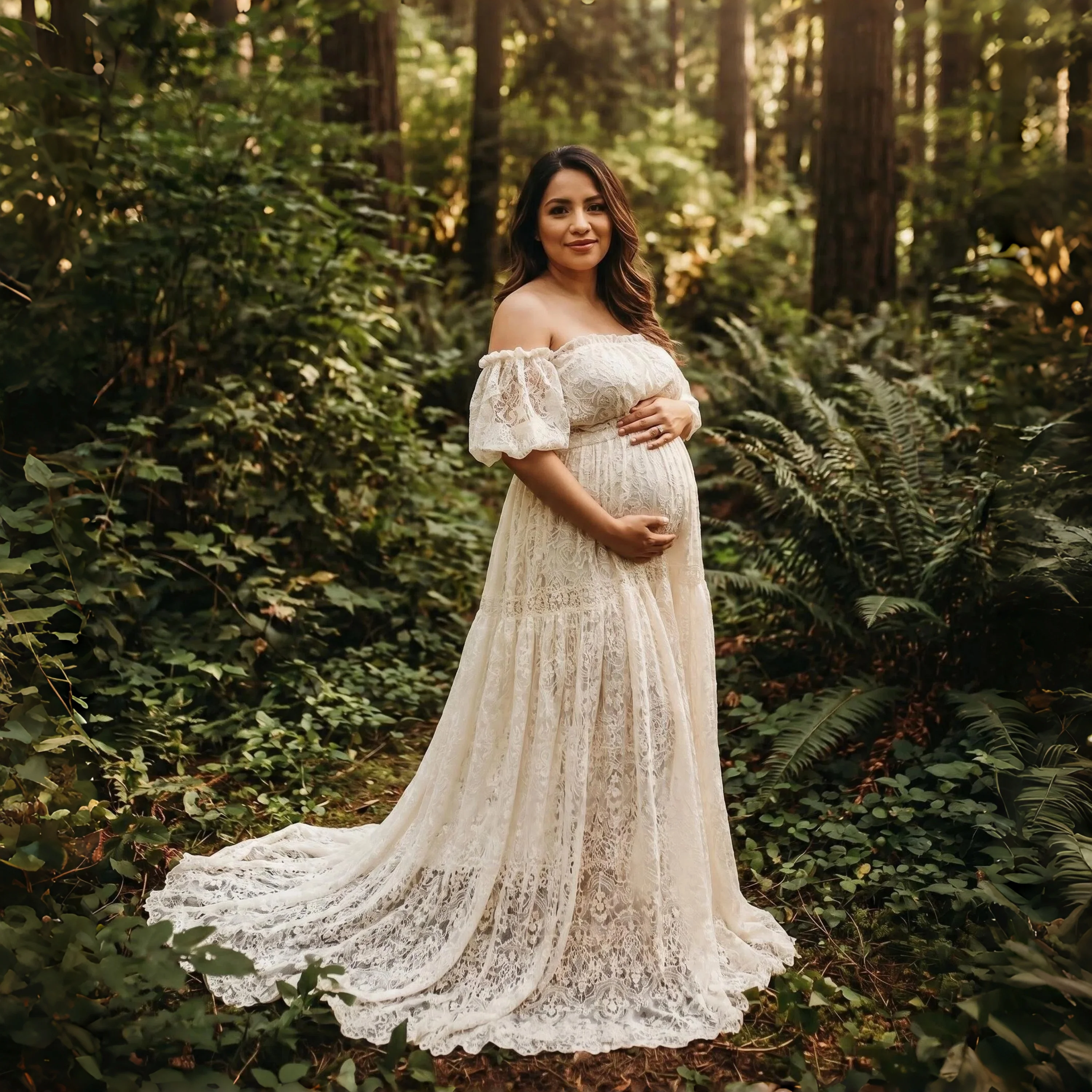 Vestido encaje maternidad beige boho con cuello descubierto y cola