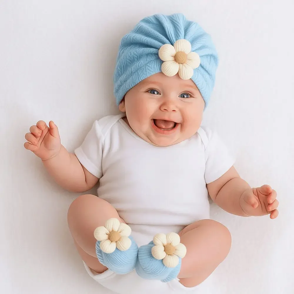 Conjunto gorro turbante floral y calcetines suaves para bebé - imagen 2