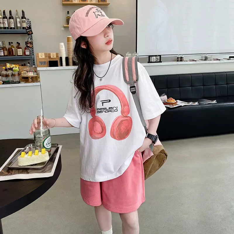 Conjunto veraniego de camiseta y shorts para niña con manga corta - imagen 3