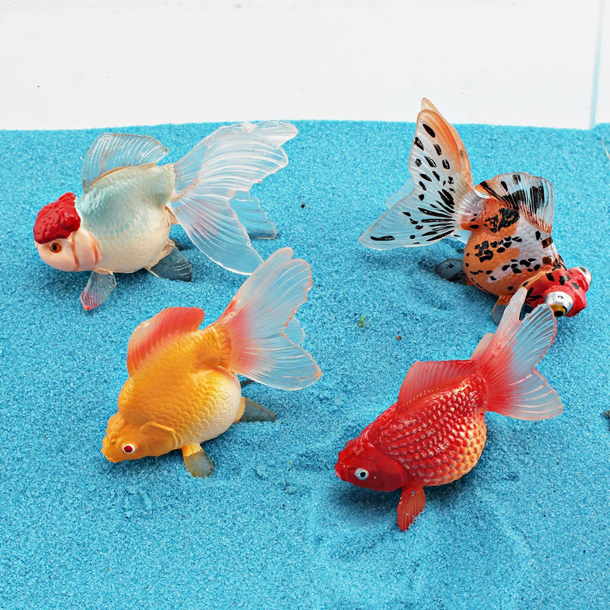 Figura juguete pez koi dorado ornamental para decoración infantil - imagen 3